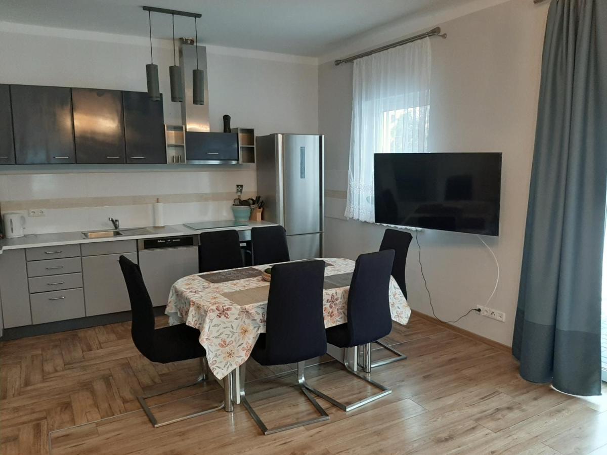 Ferienwohnung Am Bahnhof Werneuchen Exterior foto