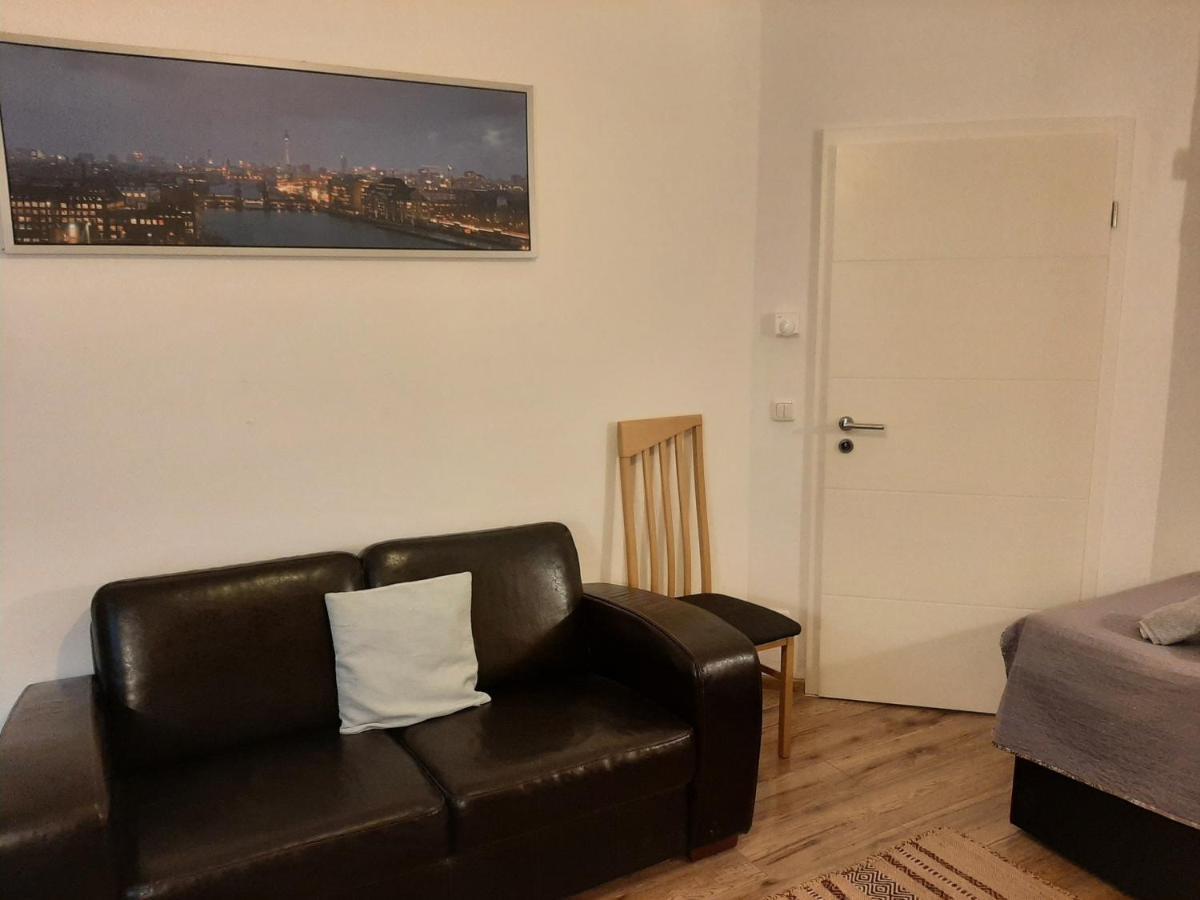 Ferienwohnung Am Bahnhof Werneuchen Exterior foto