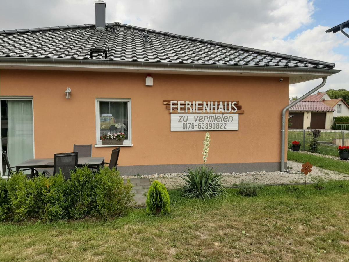 Ferienwohnung Am Bahnhof Werneuchen Exterior foto